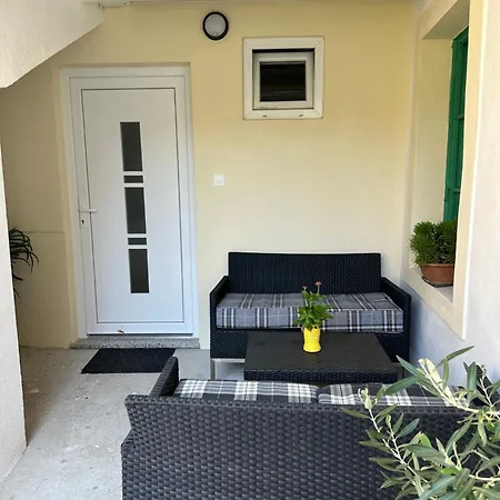 Apartment On The Preko
